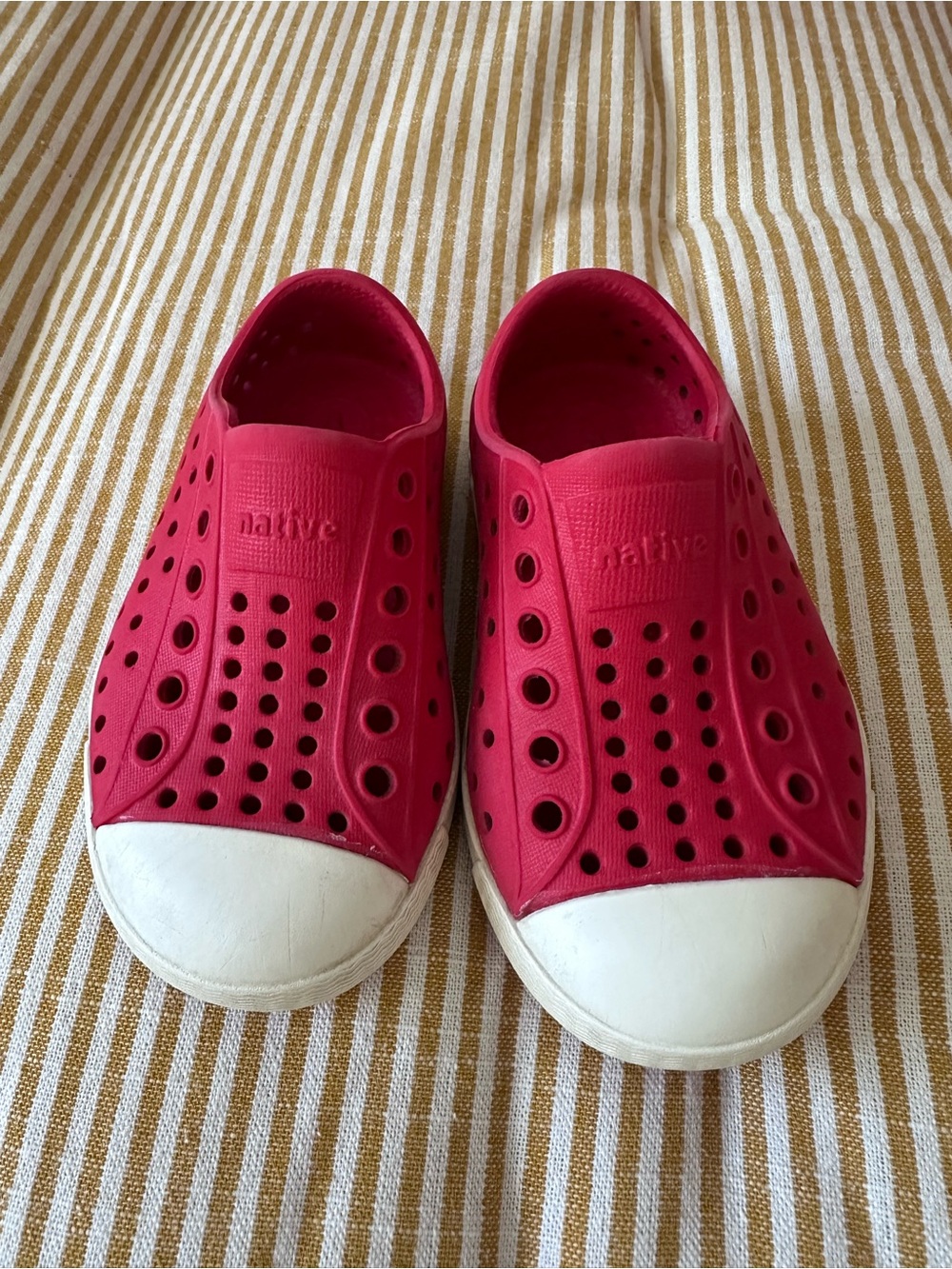 Native Shoes - Size C7 in red